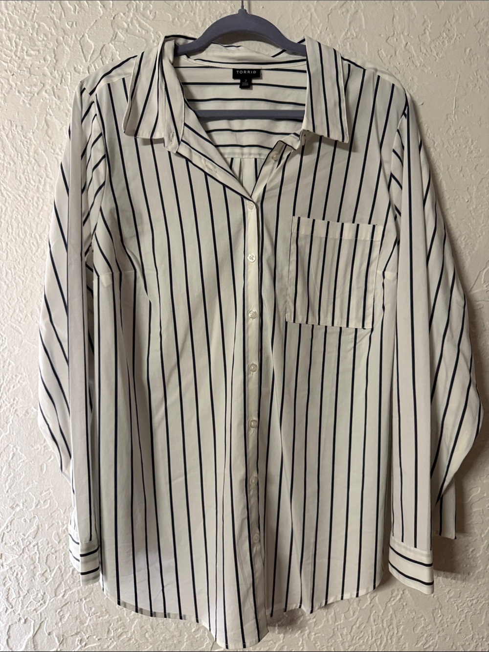 torrid White Button-Down Shirt with Navy Blue Vertical Stripes